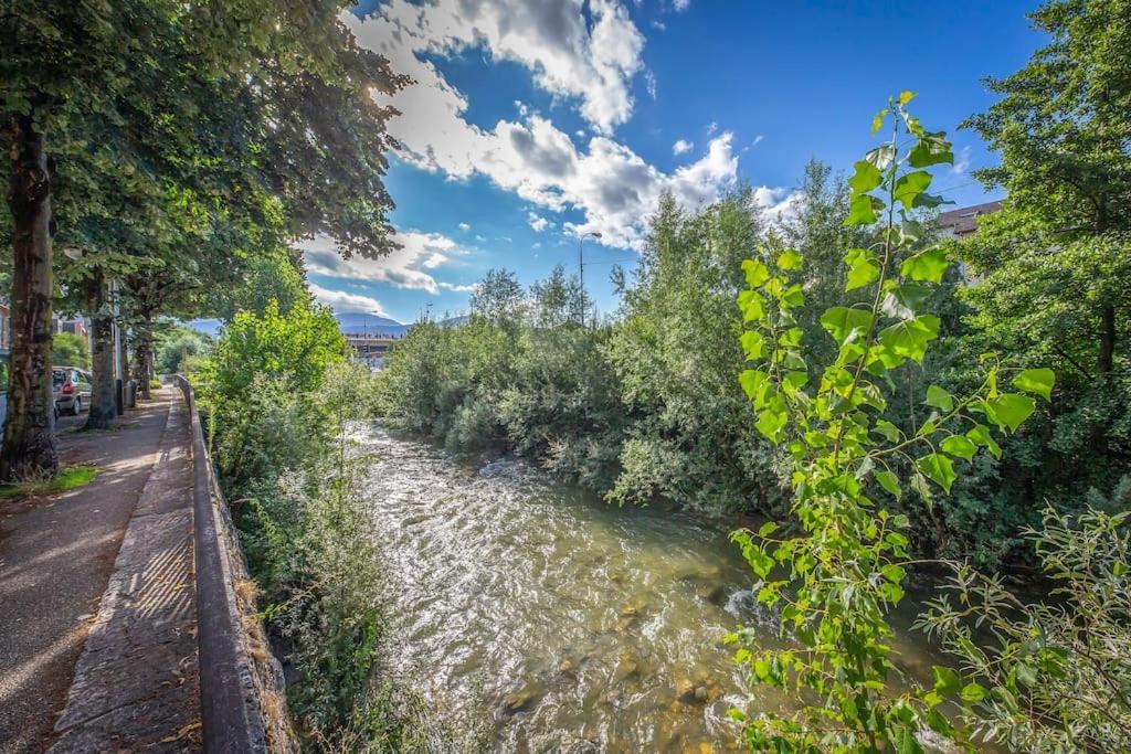 Appartement Au Bord De La Leysse A 尚贝里 外观 照片
